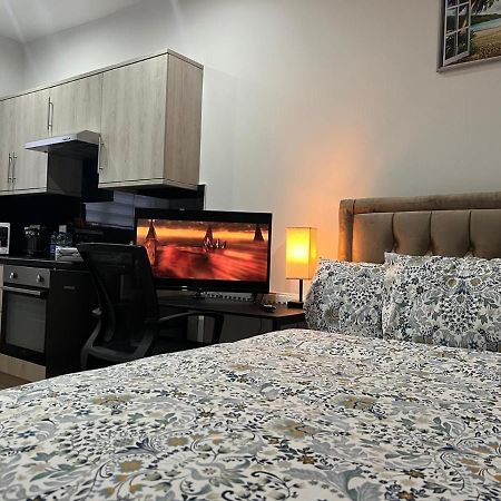 Mia Residence - Entire Studio Apartment - City View - London - Next To Ealing Broadway Station Εξωτερικό φωτογραφία