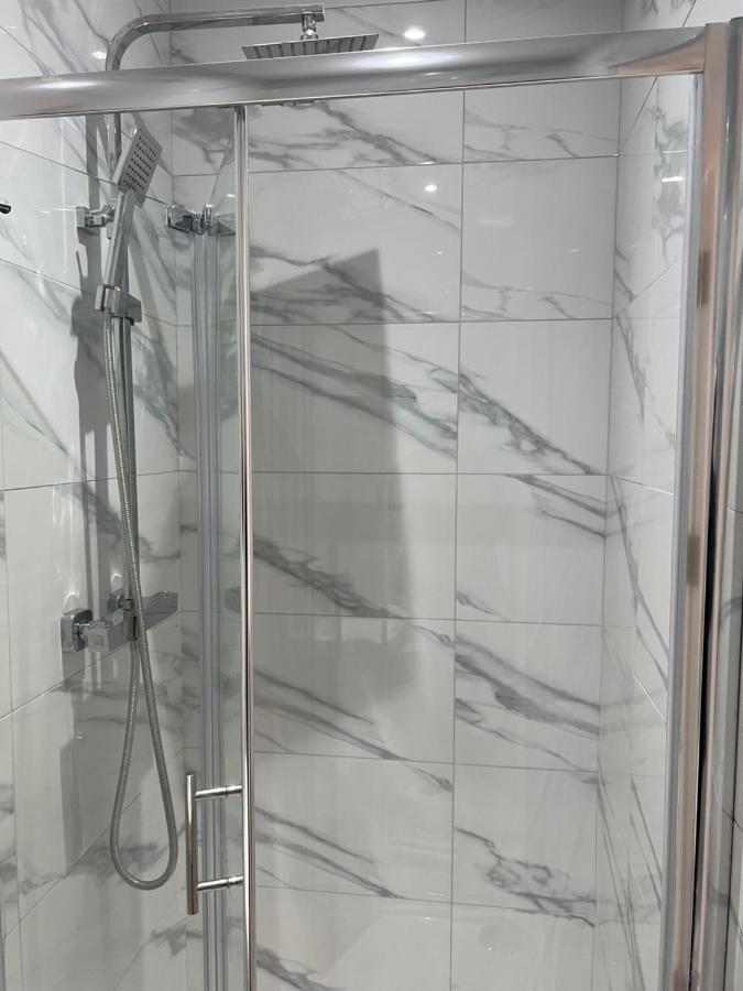 Mia Residence - Entire Studio Apartment - City View - London - Next To Ealing Broadway Station Εξωτερικό φωτογραφία