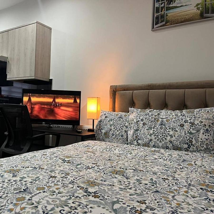Mia Residence - Entire Studio Apartment - City View - London - Next To Ealing Broadway Station Εξωτερικό φωτογραφία