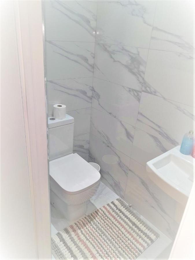 Mia Residence - Entire Studio Apartment - City View - London - Next To Ealing Broadway Station Εξωτερικό φωτογραφία
