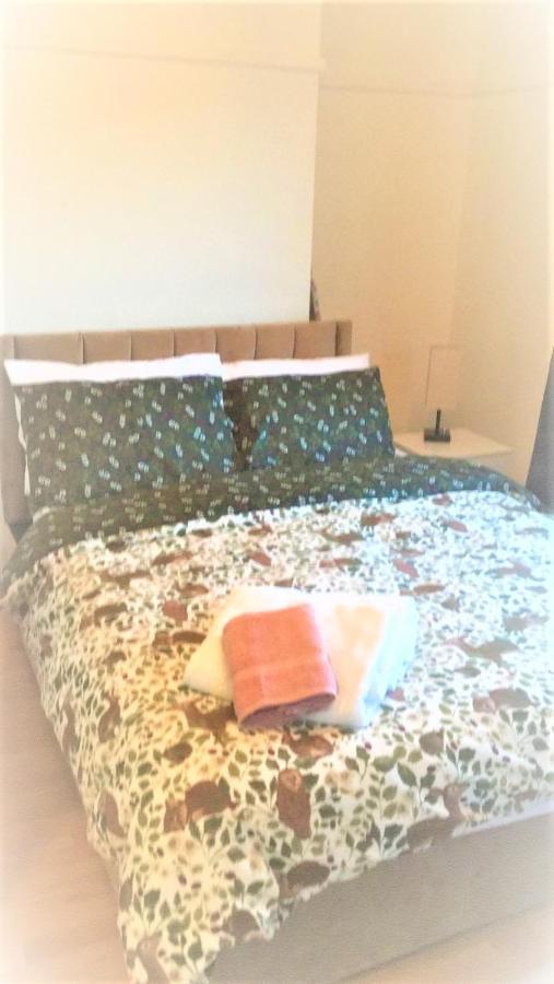 Mia Residence - Entire Studio Apartment - City View - London - Next To Ealing Broadway Station Εξωτερικό φωτογραφία